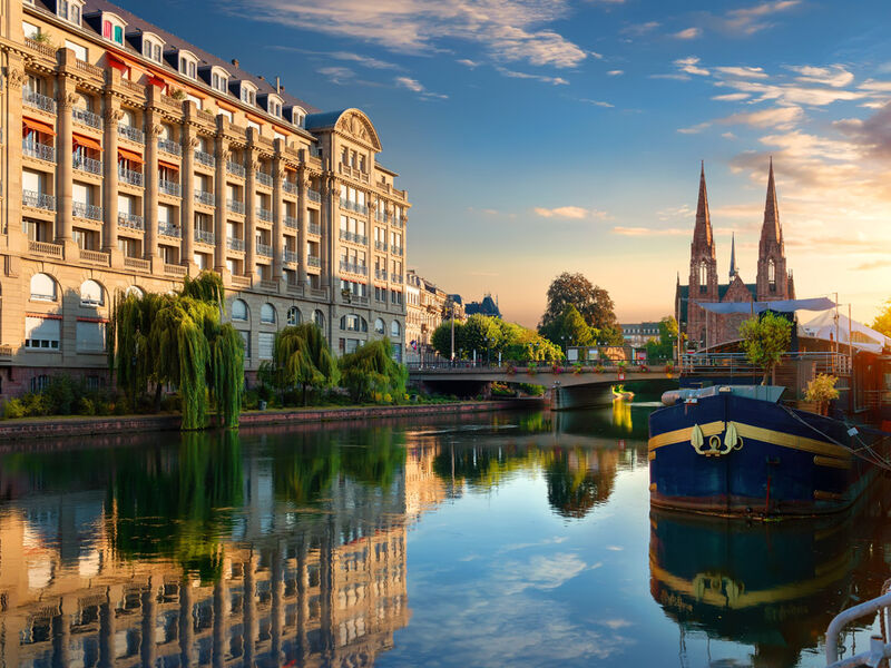 İzmir`den Direkt Hareket Görkemli Rüya Üçgeni Almanya - Fransa - İsviçre 3 Gece - SunExpress ile 27 Mayıs (Kurban Bayramı Özel) AT1293