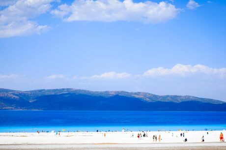 Salda Pamukkale Çeşme Alaçatı Turu / 1 Gece 2 Gün / İstanbul Kalkışlı