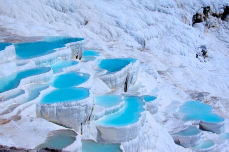 Salda Pamukkale Çeşme Alaçatı Turu / 1 Gece 2 Gün / İstanbul Kalkışlı