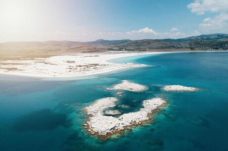 Lavanta Tarlaları Salda Gölü Pamukkale Çeşme Alaçatı Turu 1 Gece Konaklama