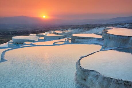 Lavanta Tarlaları Salda Gölü Pamukkale Çeşme Alaçatı Turu 1 Gece Konaklama