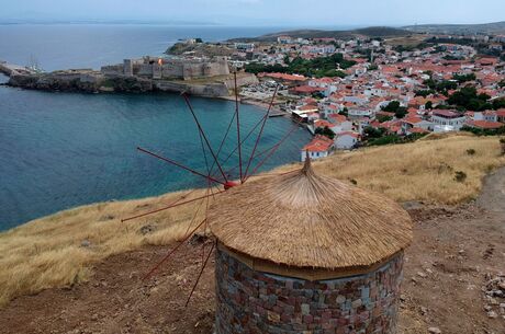 Bozcaada Assos Cunda Şeytan Sofrası Turu 1 Gece Konaklama