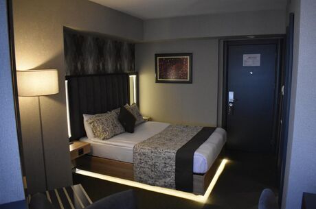 Anatolia Hotel / Uludağ Kayak Turu / 1 Gece 2 Gün / İstanbul Kalkışlı